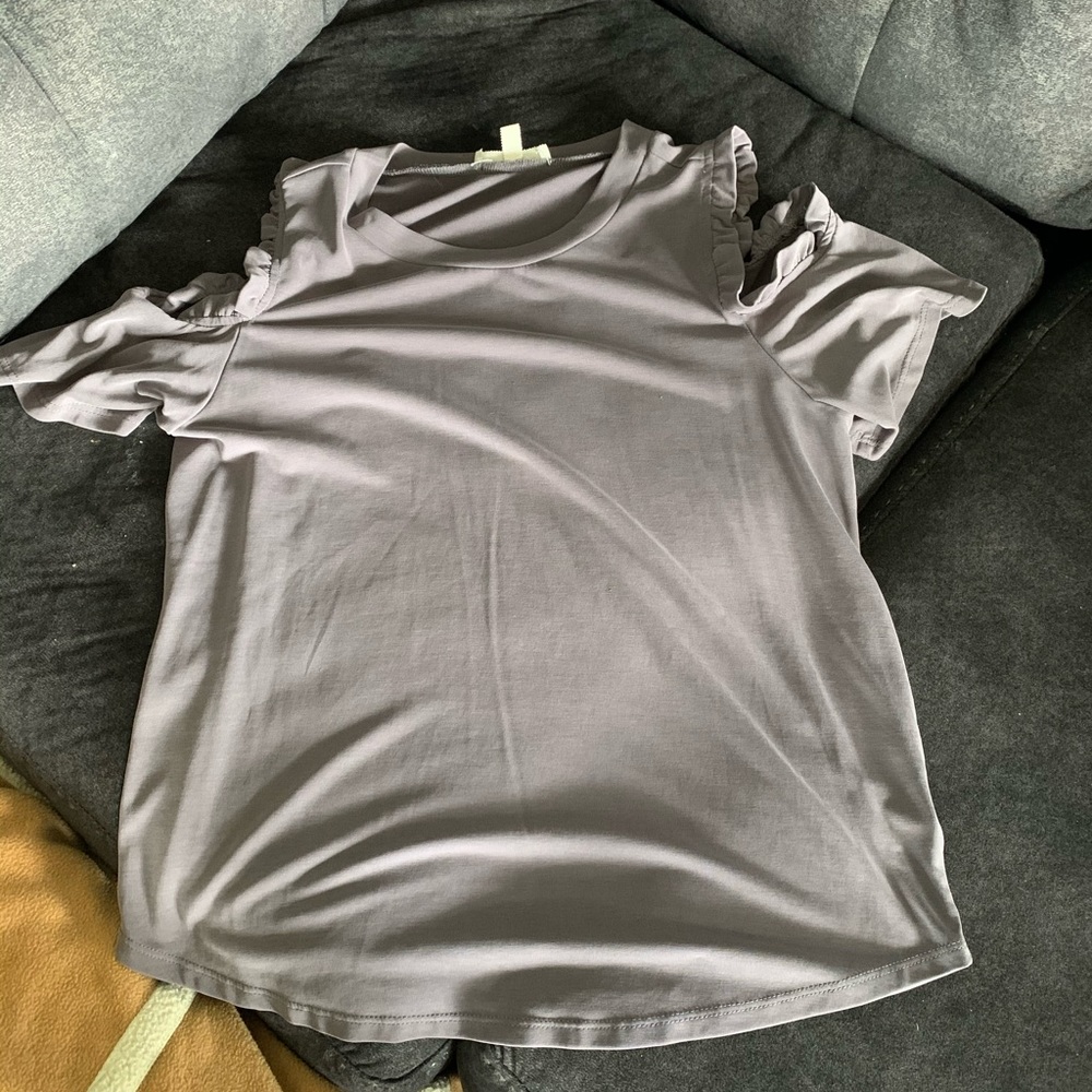 Gray cold shoulder